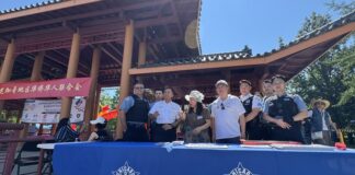 Community picnic dialog with Chicago Police and Cook Sheriff on public safety